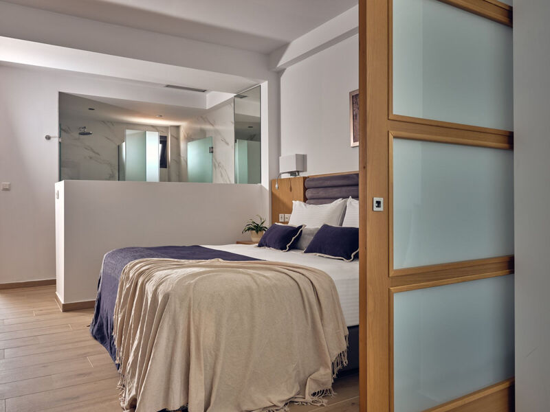 Cavo Orient Beach Hotel & Suites