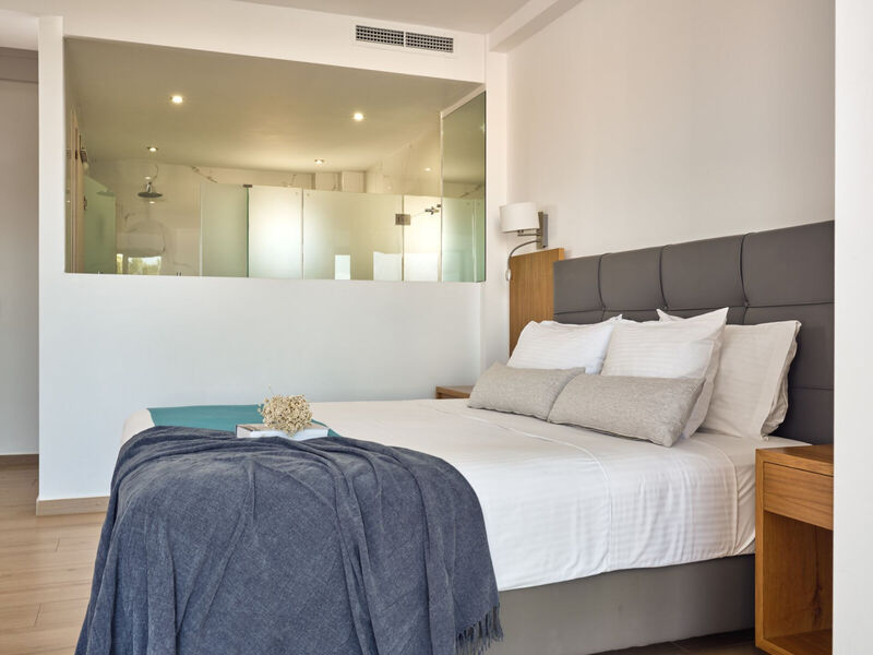Cavo Orient Beach Hotel & Suites