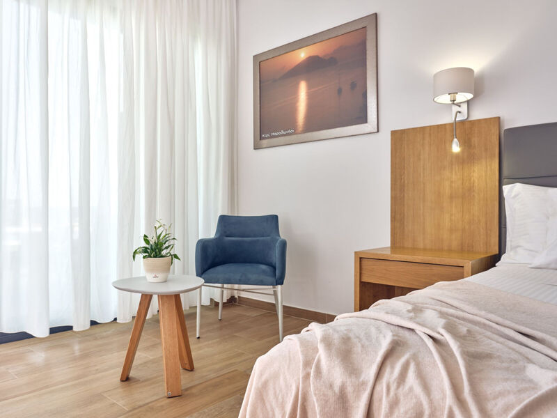 Cavo Orient Beach Hotel & Suites