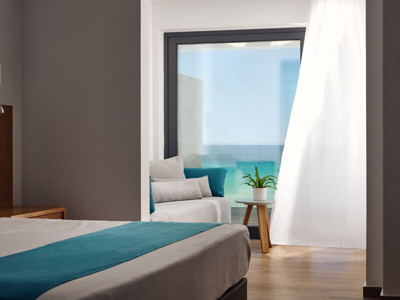 Cavo Orient Beach Hotel & Suites