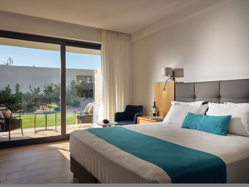 Cavo Orient Beach Hotel & Suites