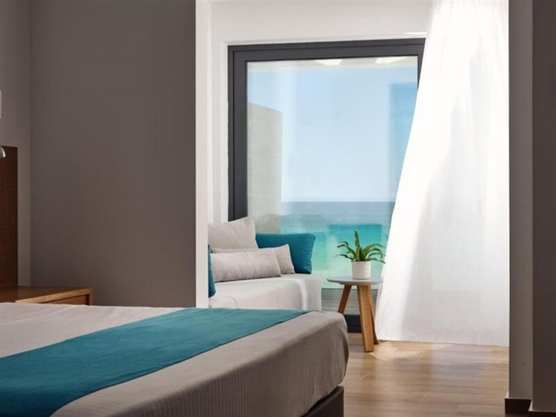 Cavo Orient Beach Hotel & Suites