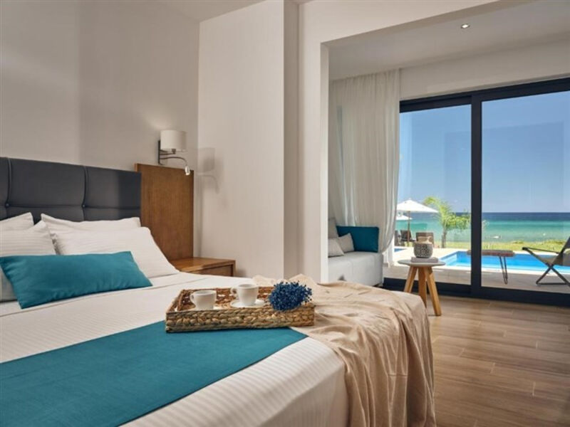 Cavo Orient Beach Hotel & Suites