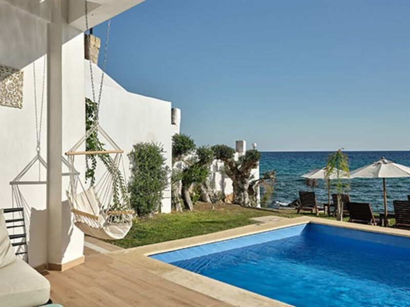 Cavo Orient Beach & Suites