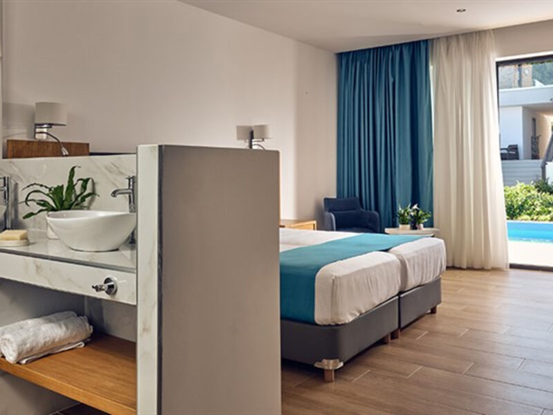 Cavo Orient Beach & Suites