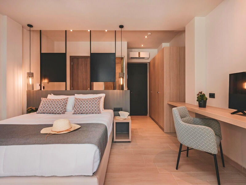 Cavo Suites