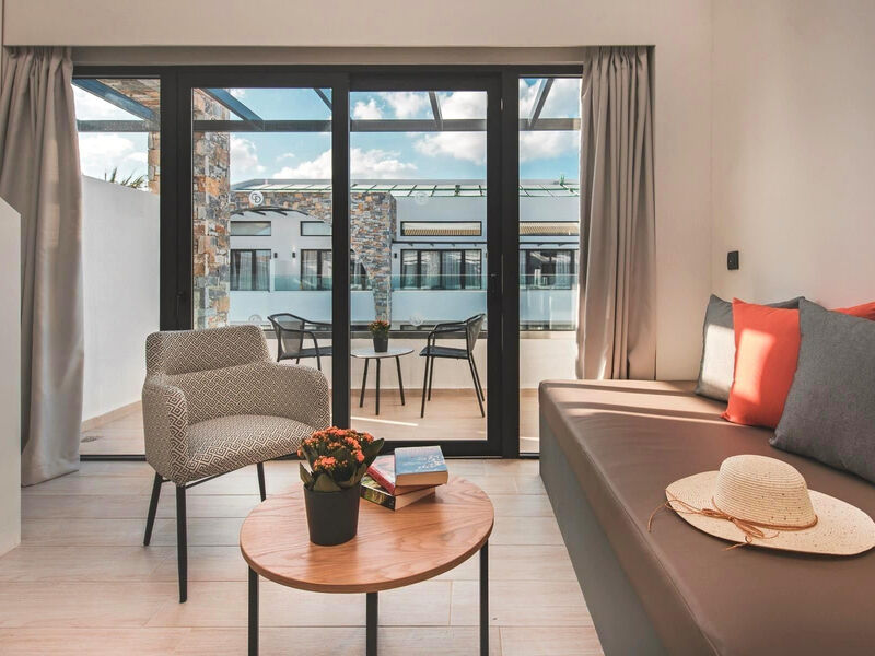 Cavo Suites