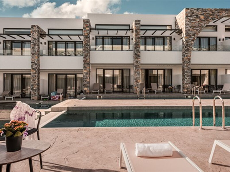 Cavo Suites