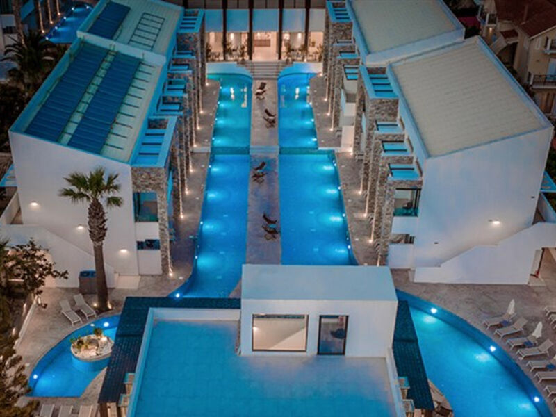 Cavo Suites