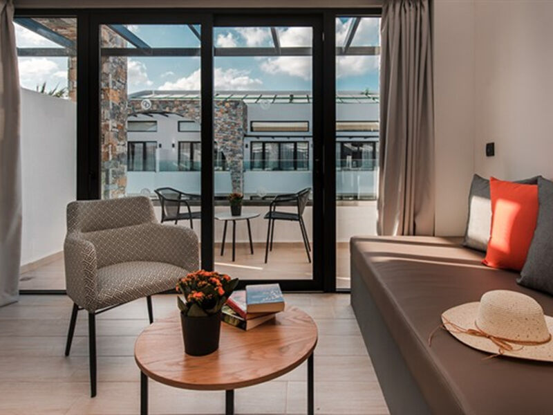 Cavo Suites