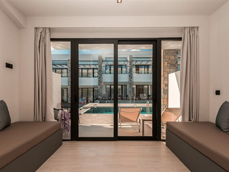 Cavo Suites