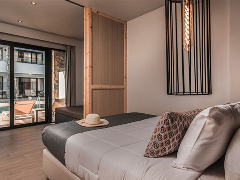 Cavo Suites