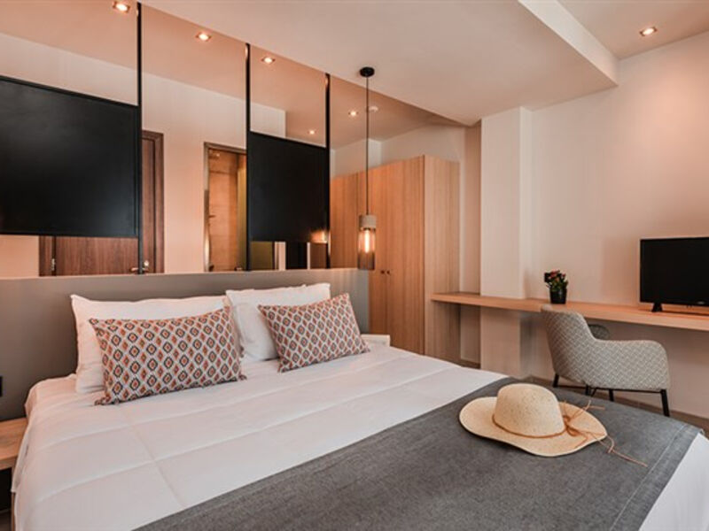 Cavo Suites