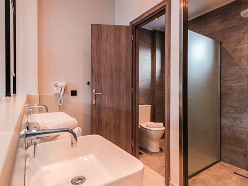 Cavo Suites