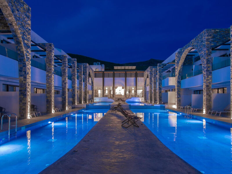 Cavo Suites