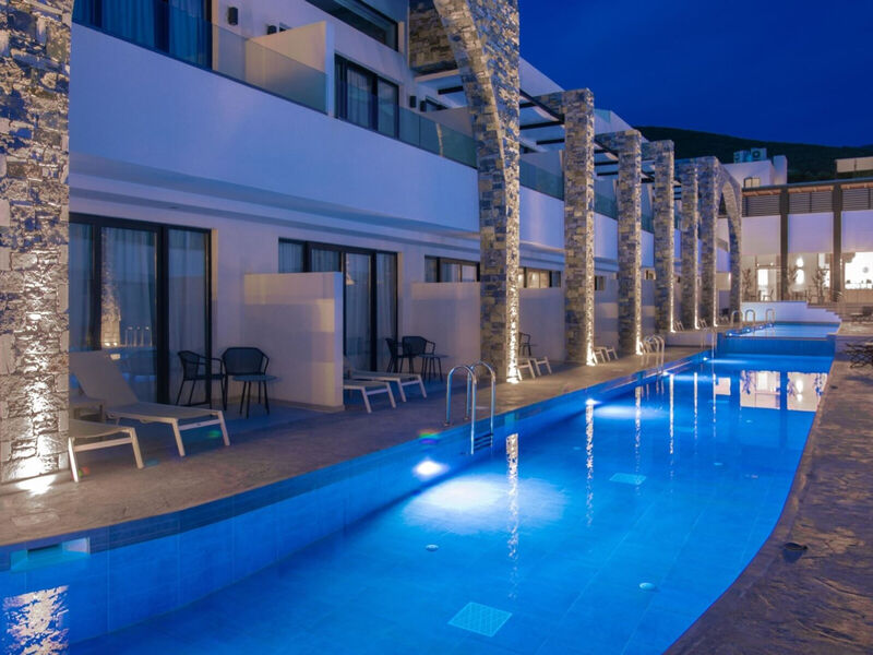Cavo Suites