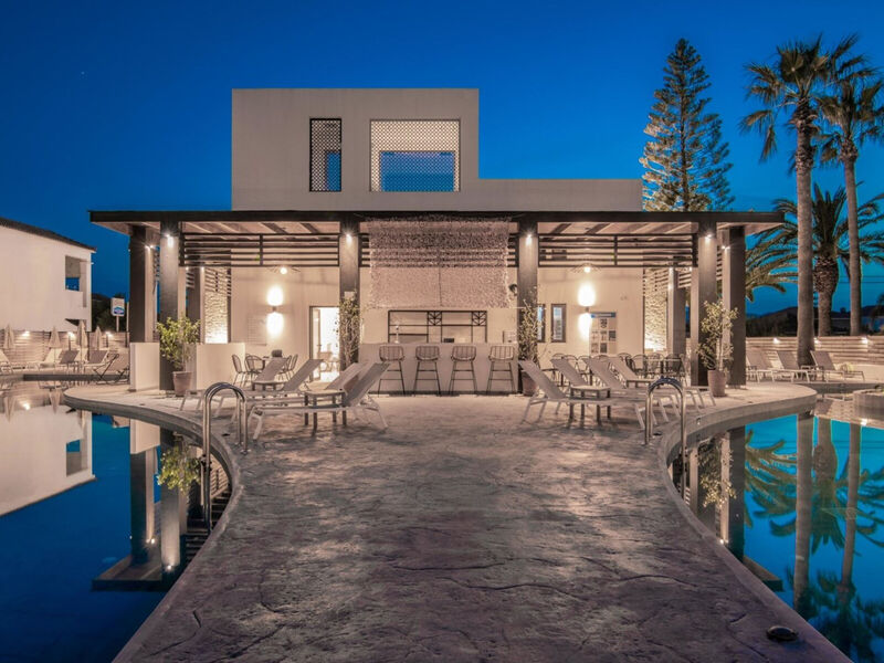 Cavo Suites