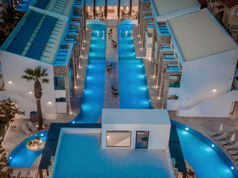 Cavo Suites