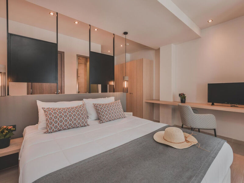 Cavo Suites