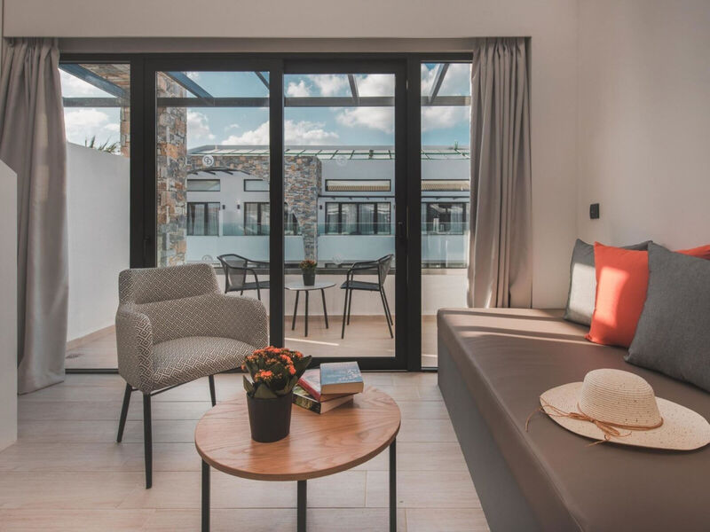 Cavo Suites