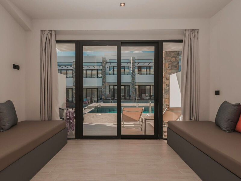 Cavo Suites