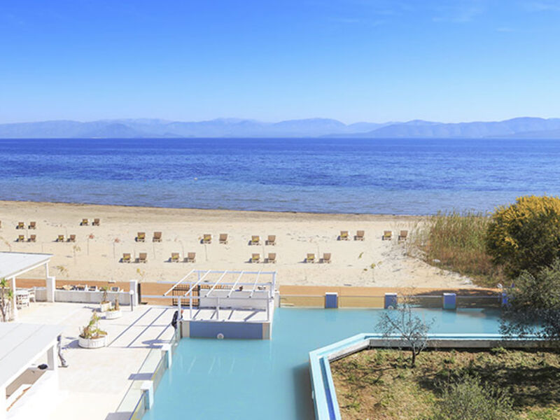 Cavomarina Beach