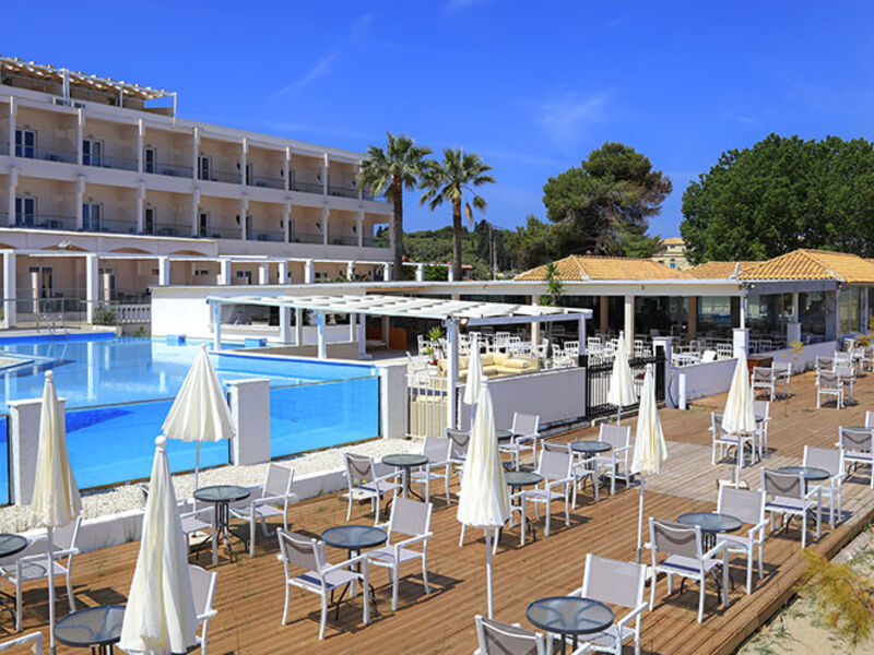 Cavomarina Beach