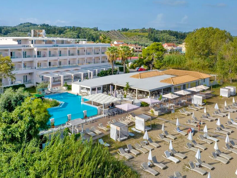 Cavomarina Beach