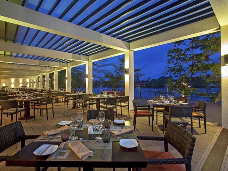 Centara Ceysands Resort & Spa