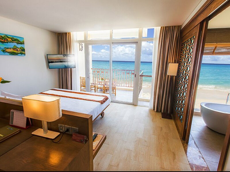 Centara Sandy Beach Resort Danang