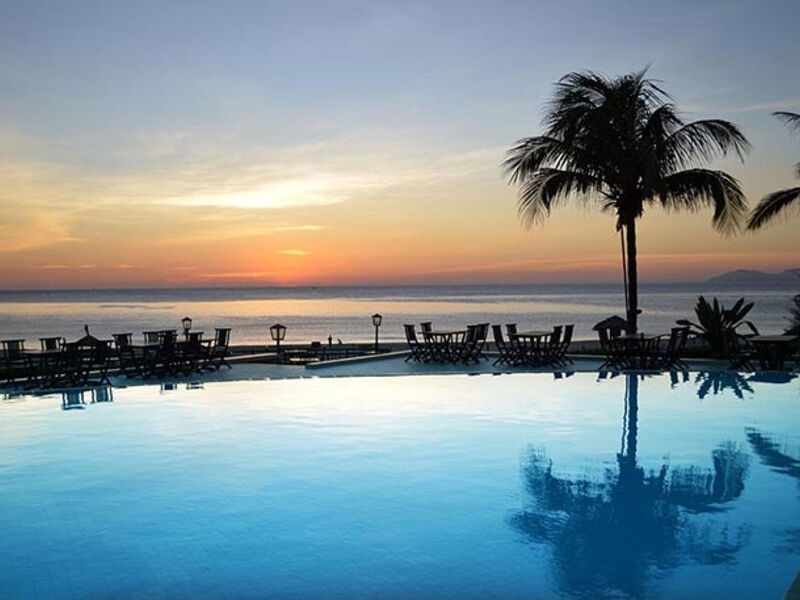 Centara Sandy Beach Resort Danang