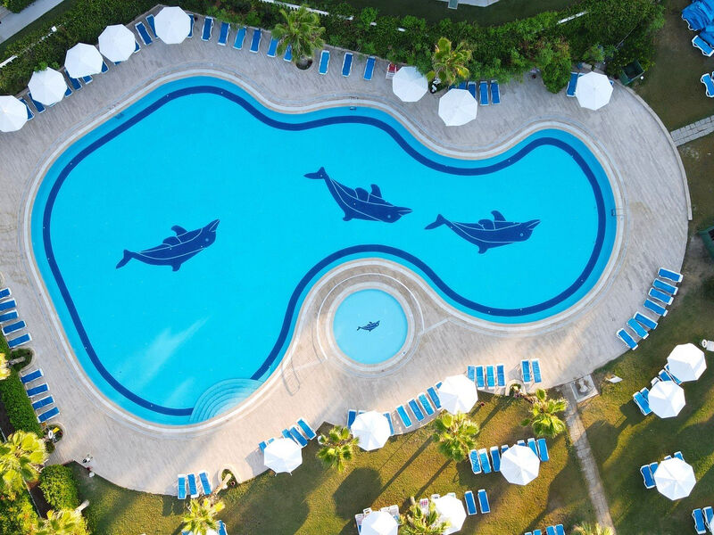 Cesars Resort Side