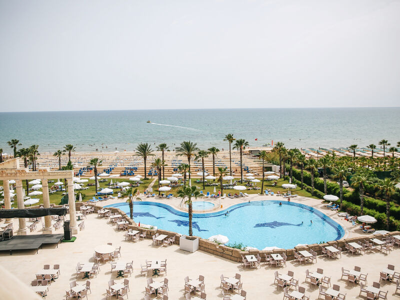 Cesars Resort Side