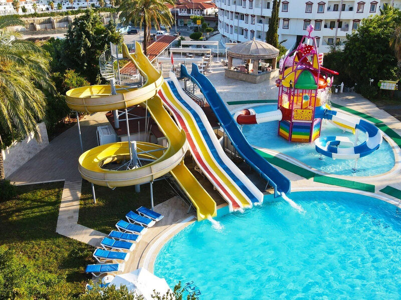 Cesars Resort Side