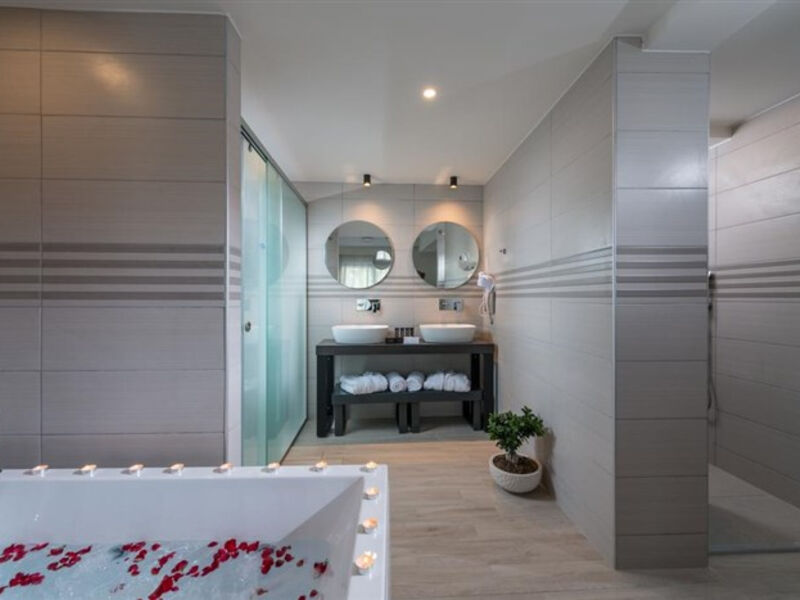 CHC Imperial Palace