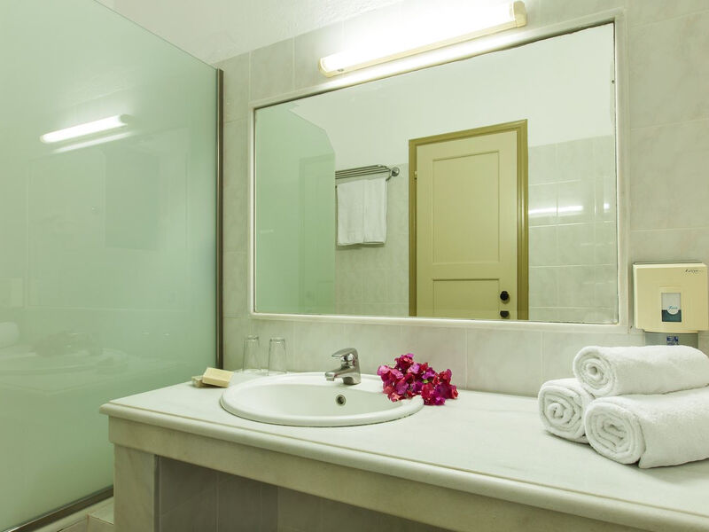 Tui Suneo Chrissi Amoudia