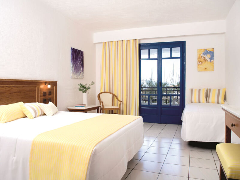 Tui Suneo Chrissi Amoudia