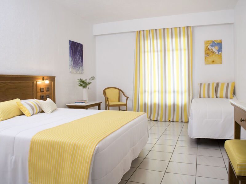 Tui Suneo Chrissi Amoudia