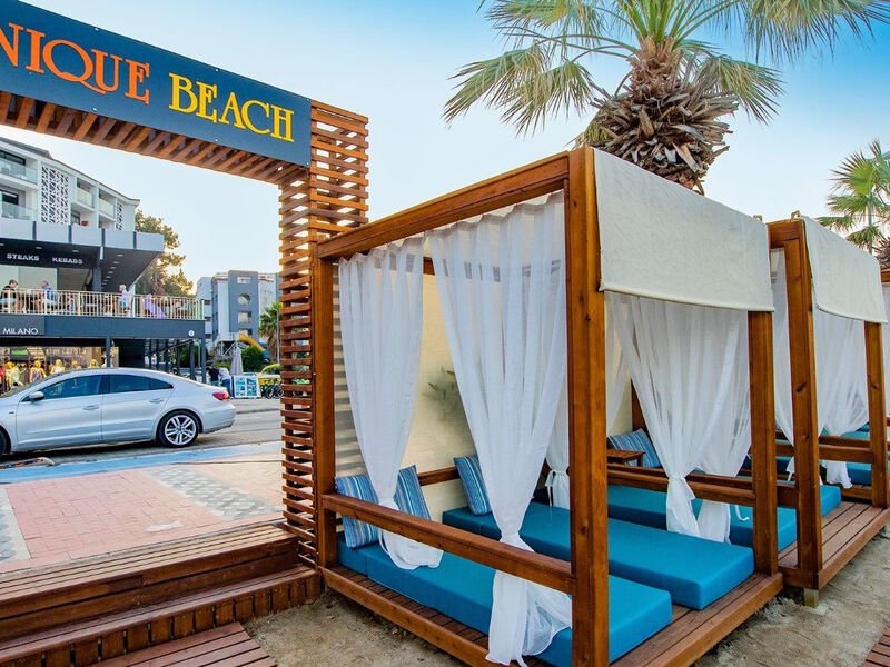 Class Unique Beach