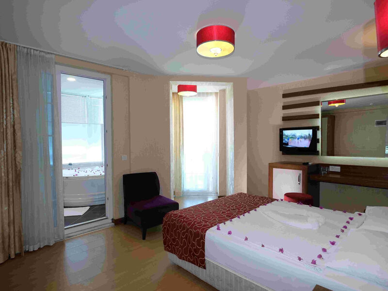 Cleopatra Golden Beach