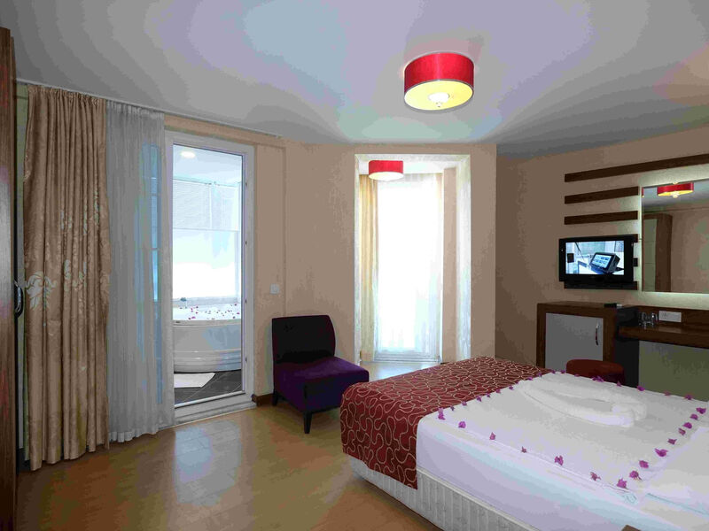 Cleopatra Golden Beach