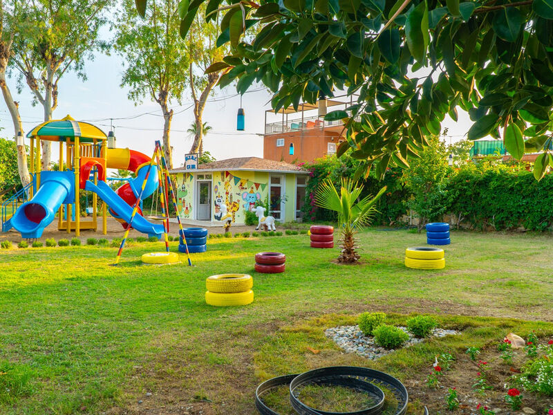 Clover Magic Garden Beach