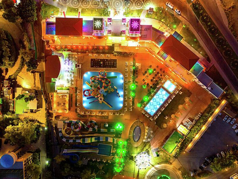 Club Aqua Plaza
