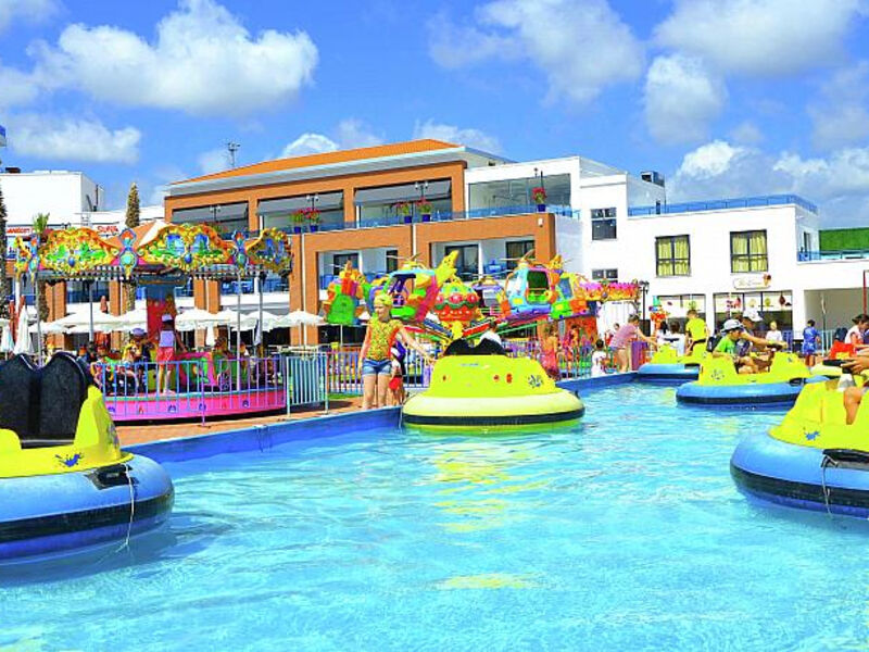 Club Aqua Plaza