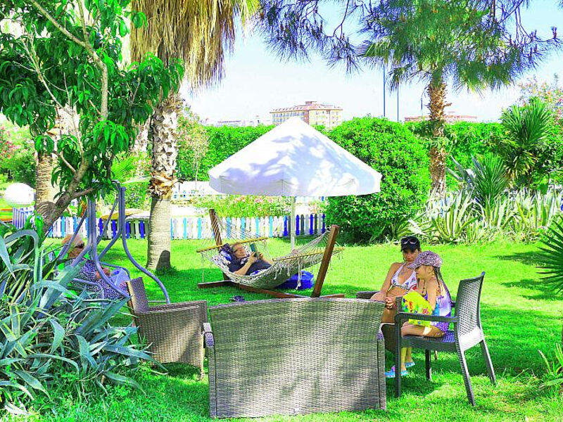 Club Aqua Plaza