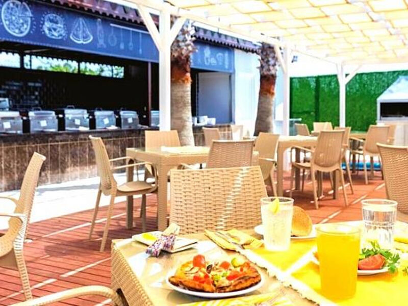 Club Aqua Plaza