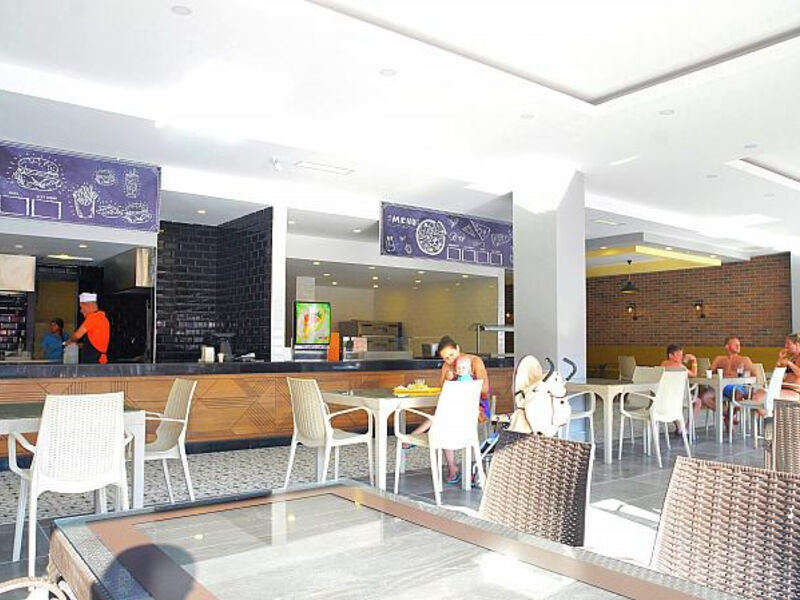 Club Aqua Plaza