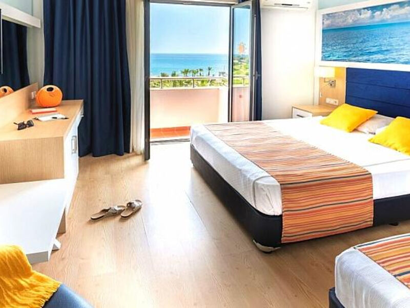 Club Aqua Plaza