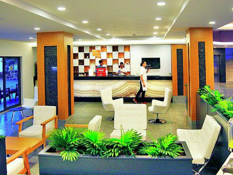 Club Aqua Plaza