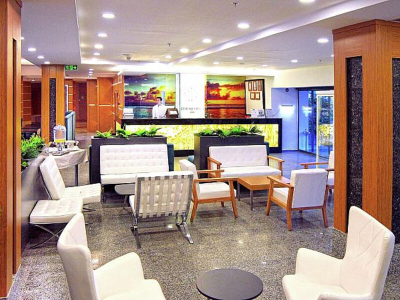Club Aqua Plaza